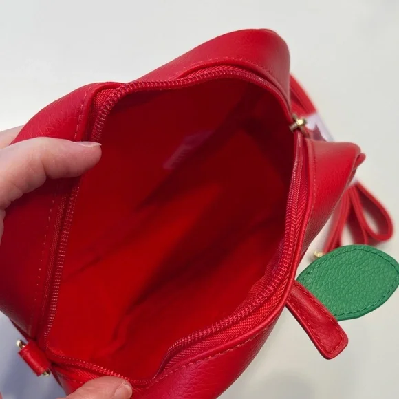 Bath and Body Works Red Apple-Shaped Crossbody Cosmetic Catchall Travel Fun Bag - Picture 3 of 5
